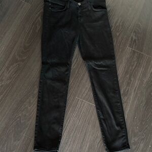 Current Elliott Black